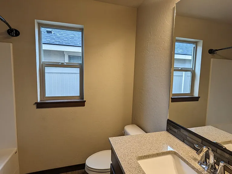 2537 N Lehigh Ct — Photo 12