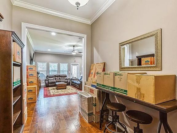 3rd image of 900 Tadpole Ave #1