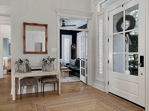 5th image of 2 Graceful Elm Ct