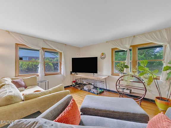 5th image of 6010 Centerwood Dr