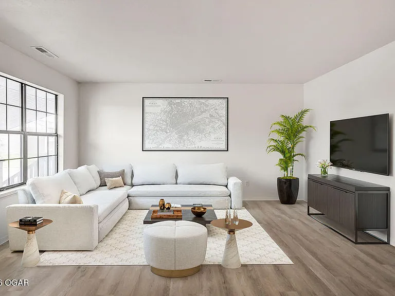 1007 S Saint Louis Ave #7B — Photo 4