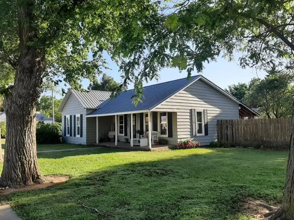 1503 Broadway St, Larned, KS 67550