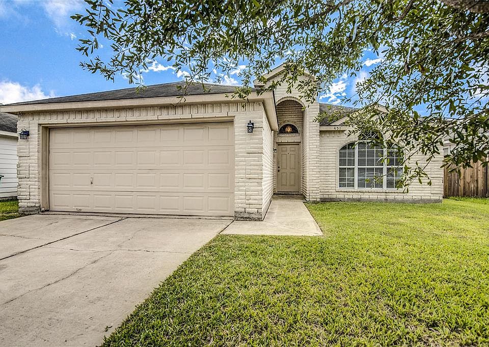 1st image of 451 Mystic Glen Loop