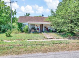 601 E Houston St, Leonard, TX 75452