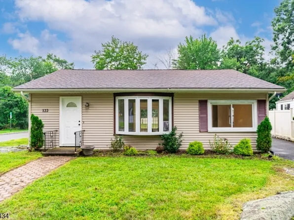 122 Orben Dr, Mount Arlington Boro, NJ 07850