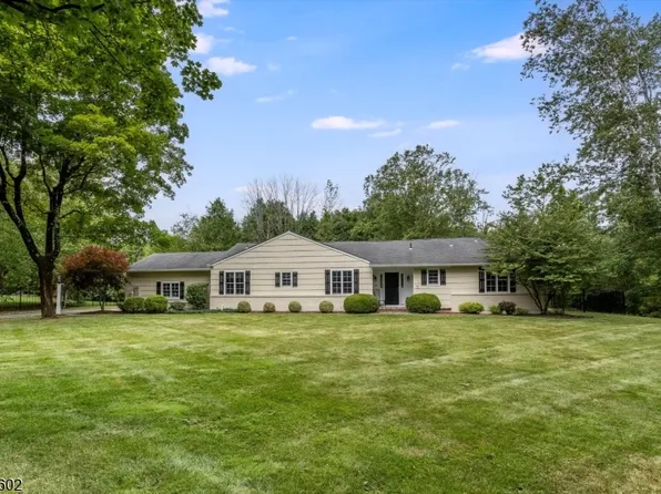 24 Brookfield Way, Mendham Boro, NJ 07945