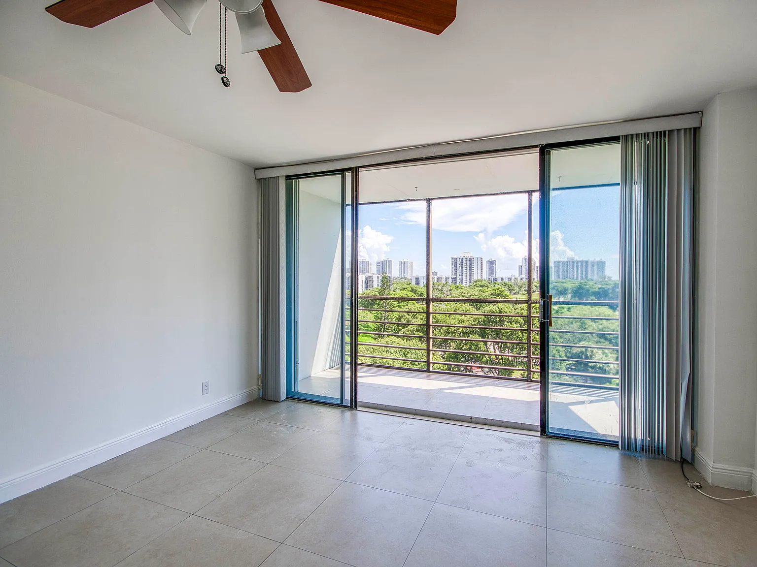 1 bed, 1.5 bath, 741 sqft, $1,895 — Photo 4