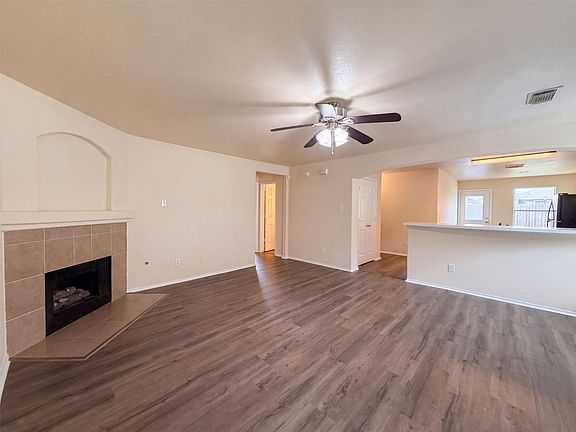 3rd image of 4126 Mount Everest Way