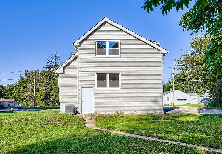 16855 Sayre Ave — Photo 20