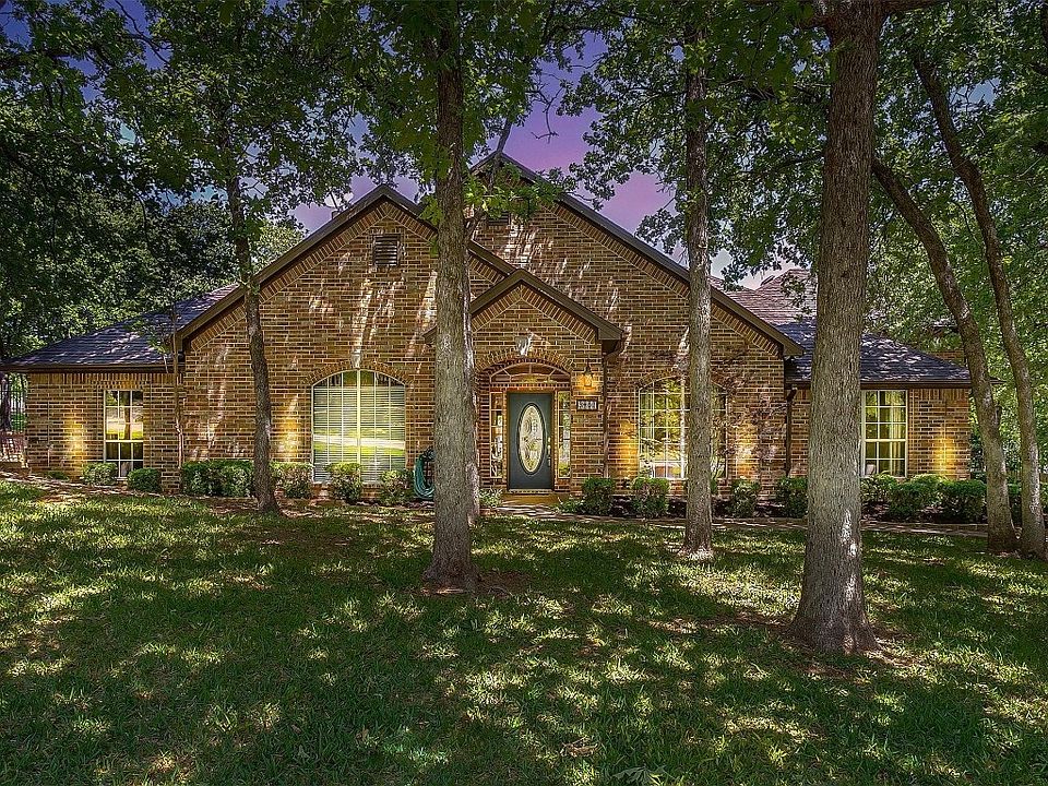 1st image of 3401 Oak Trail Dr