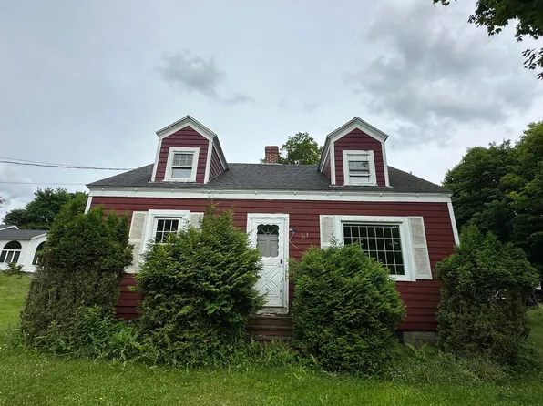 103 Pleasant Street, Dexter, ME 04930