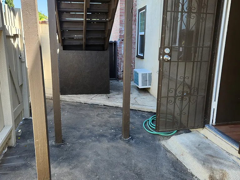 5209 Wilkinson Ave — Photo 8
