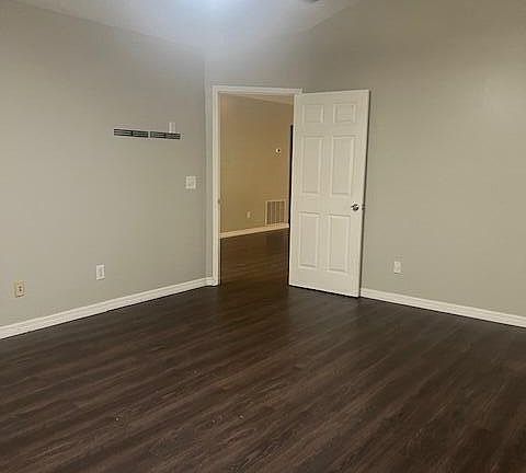 2nd image of 2806 Hilsdale Harbor Way
