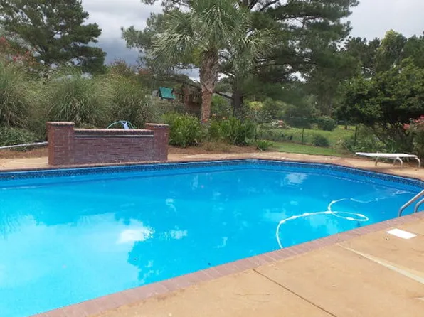 10 Lake Heritage Rd, Laurel, MS 39443