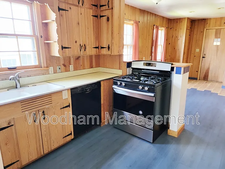 517 S 14th Ave — Photo 8