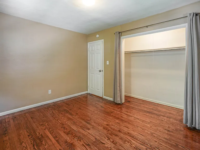 416 N Lincoln St — Photo 90