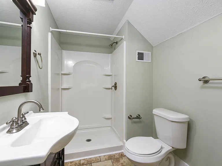 1295 Warren Rd — Photo 16