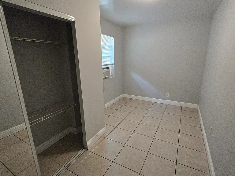 1012 NW 2nd Ave #6 — Photo 8