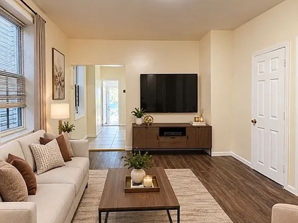 146 Cedar Ave #4