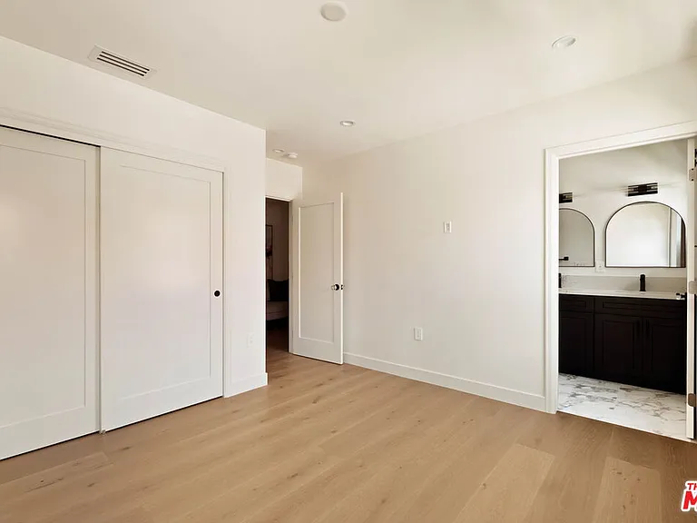 308 S Highland Ave — Photo 49