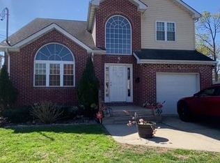 32 Maple Ave, Hempstead, NY 11550