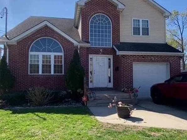 32 Maple Avenue, Hempstead, NY 11550