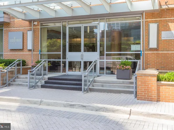 12025 New Dominion Pkwy APT 307, Reston, VA 20190