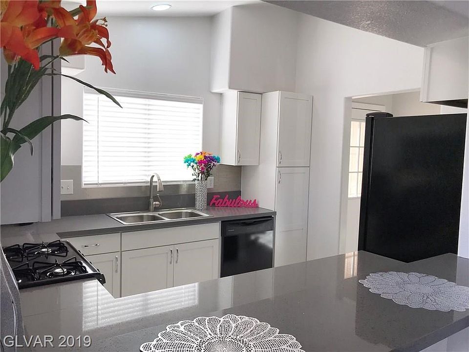 BRAND NEW KITCHEN! ALL NEW CUSTOM CABINETS, APPLIANCES AND PLUMBING INCLUDING A DISHWASHER. QUARTZ COUNTER TOP, STAINLESS STEEL 