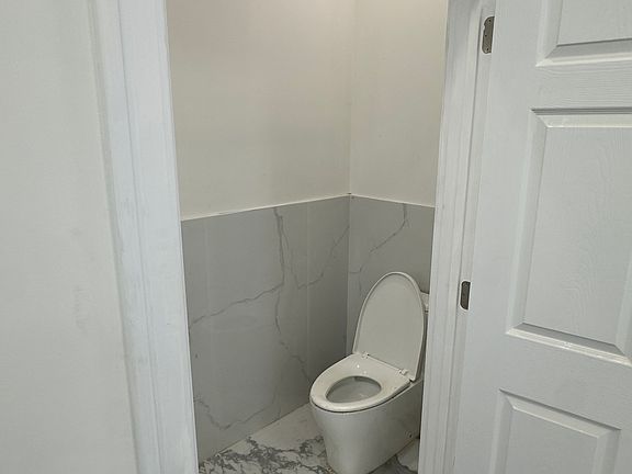 5th image of 218-78 Hempstead Ave #1