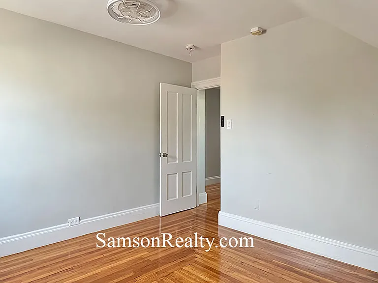 95 Taunton Ave #2 — Photo 17