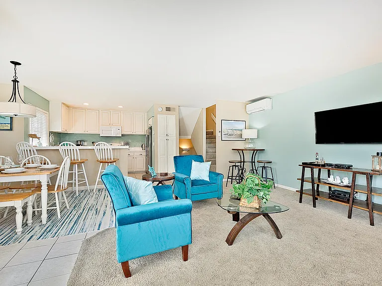 722 Isthmus Ct — Photo 10