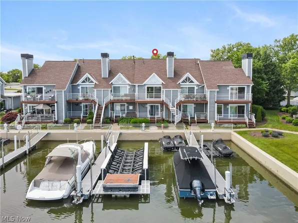 179 Marina Point Dr, Sandusky, OH 44870