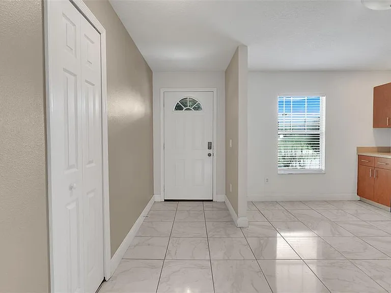 810 Valnera Ct — Photo 7