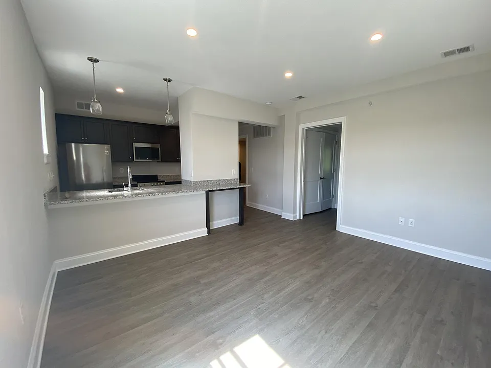 102 W Martin St #45