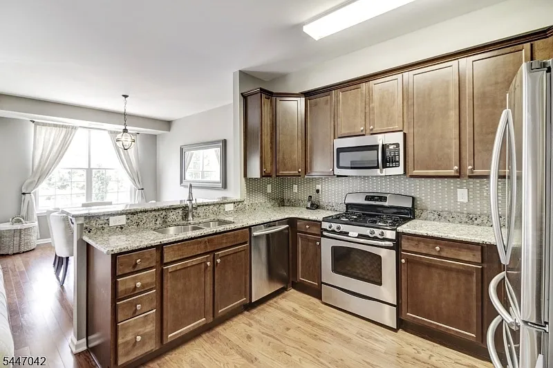 3 bed, 2.5 bath, $3,500 — Photo 4