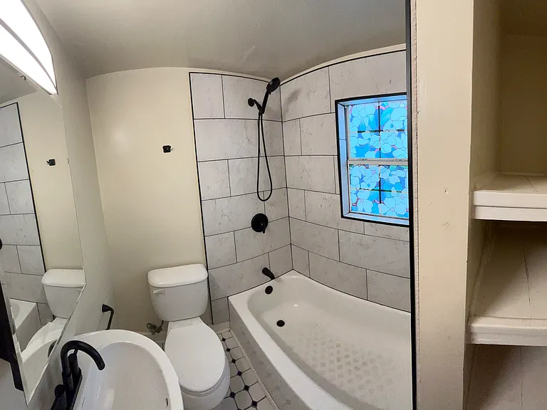6-3316 N Robinson Ave #6 — Photo 9