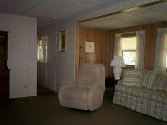 3rd image of 6365 Parkview Ct