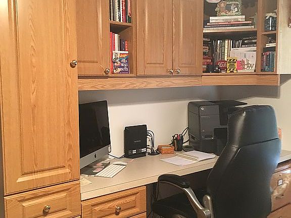 Murphy bed office unit