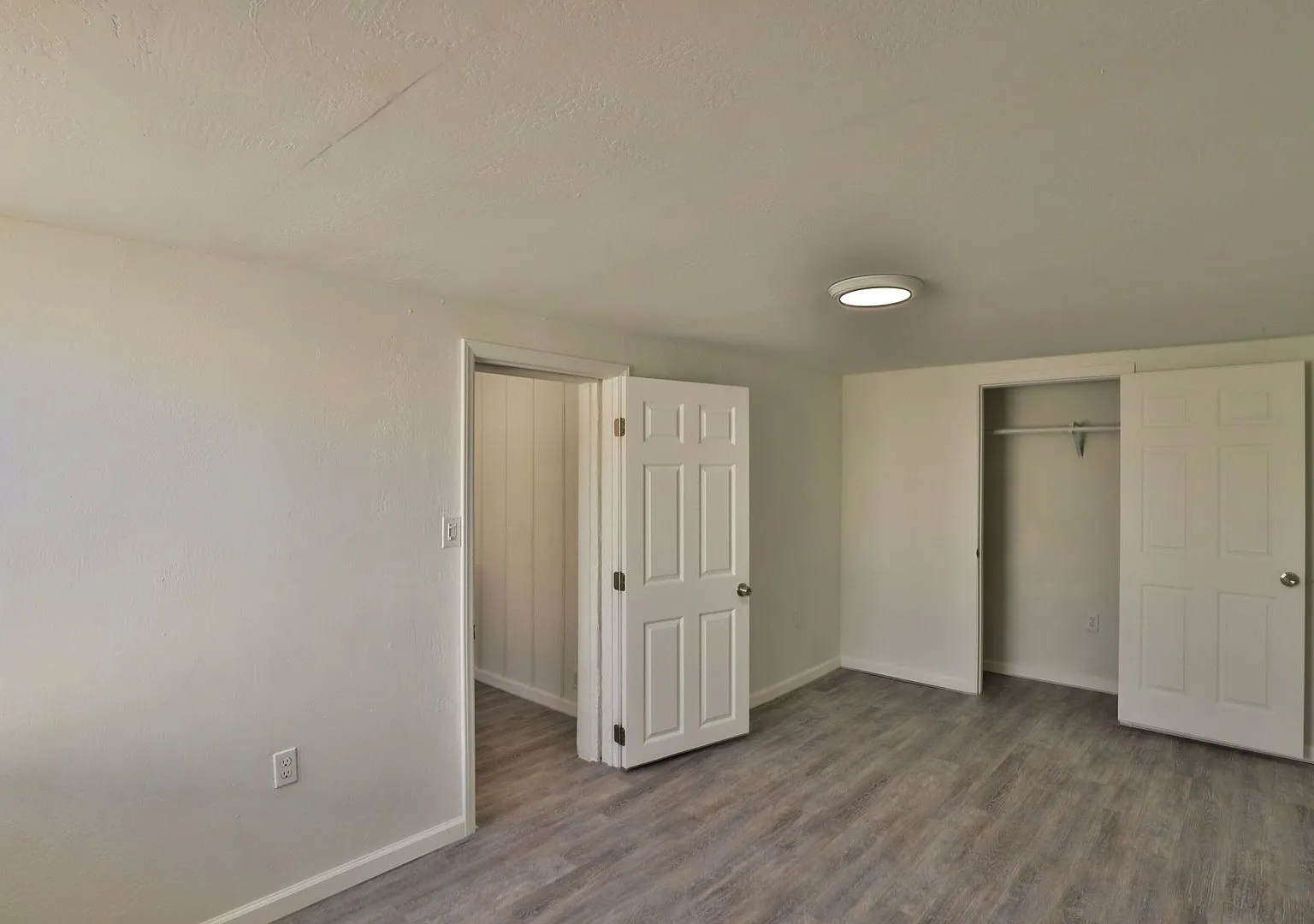 102 E. Hatcher Rd. (CB) — Photo 1
