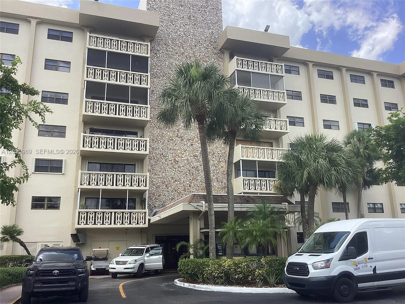 Canongate Condo No One — Photo 2