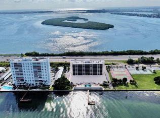 7100 Sunshine Skyway Ln S APT 306, Saint Petersburg, FL 33711