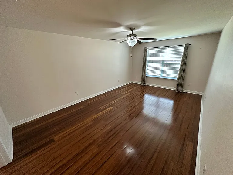 408 Cunningham Ln — Photo 15