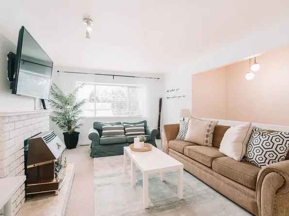 18XX King George Blvd, Surrey, BC V4A 9E8