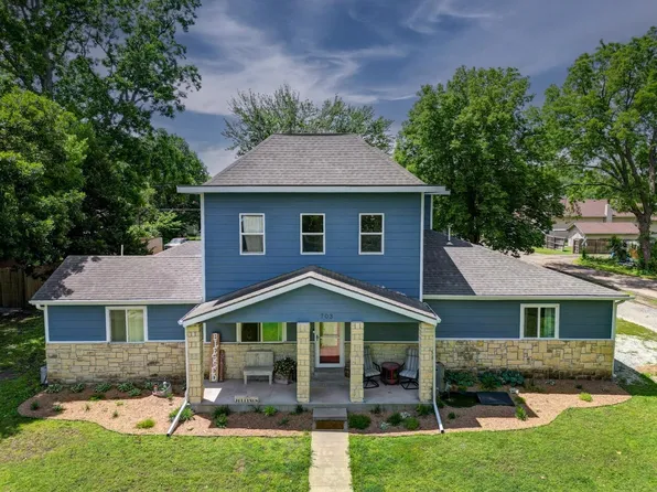703 E 11th Ave, Winfield, KS 67156