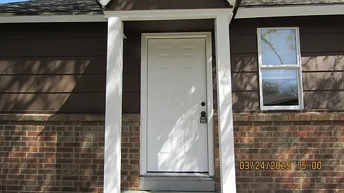 1607 NW Lincoln Ave Photo 1