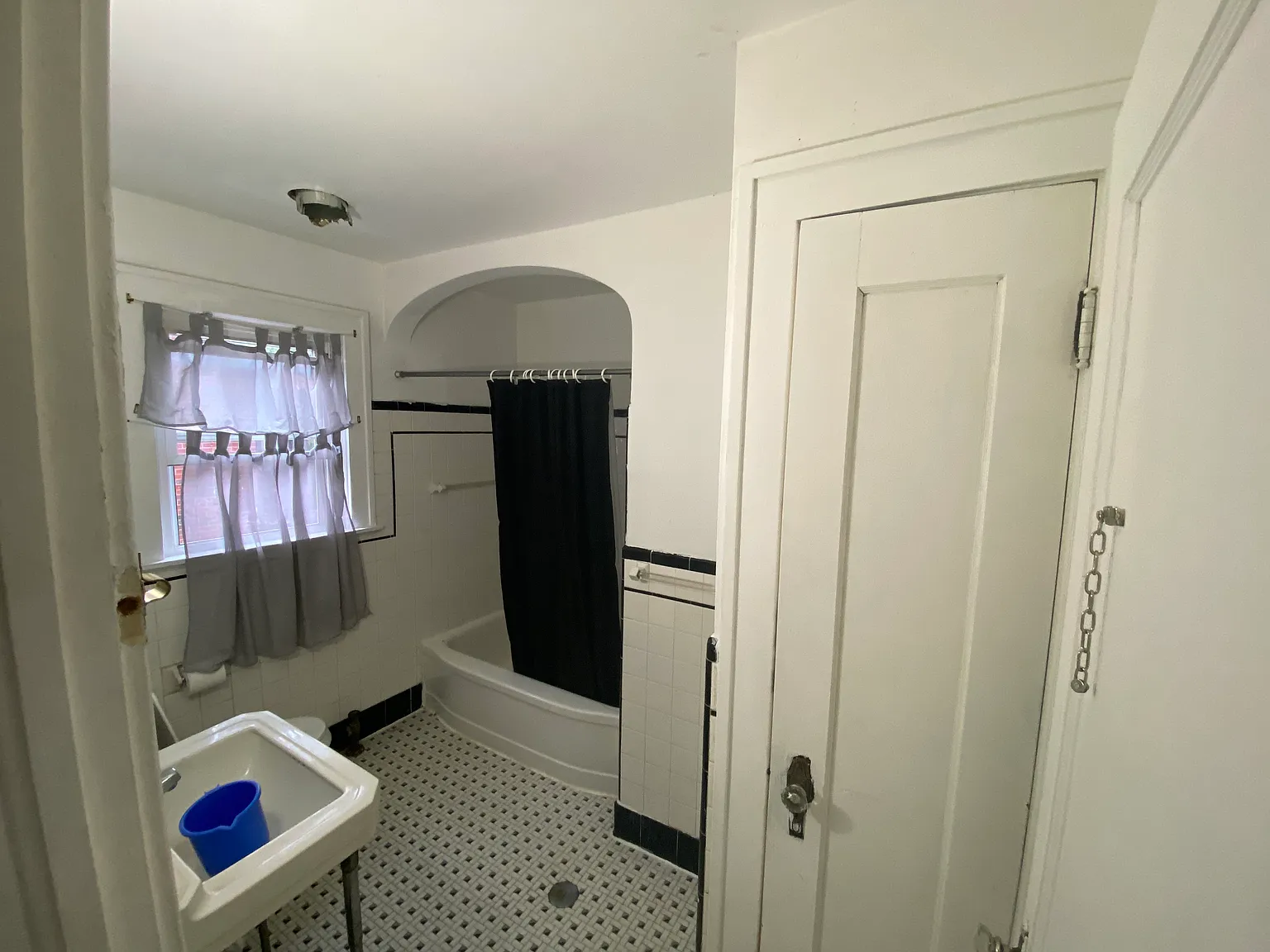 4 Belknap Ave — Photo 3