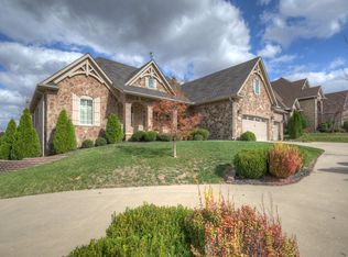 2801 E Ridge View Ct, Joplin, MO 64801