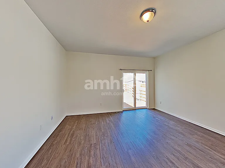 551 Reserve Ave — Photo 8