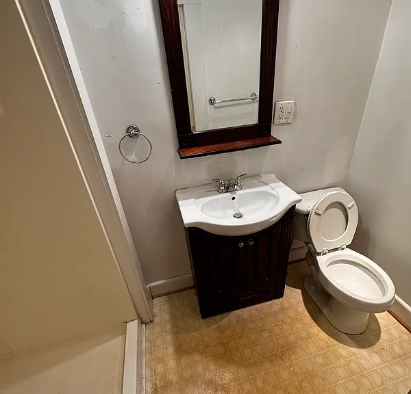 500 W Franklin St #1 — Photo 7