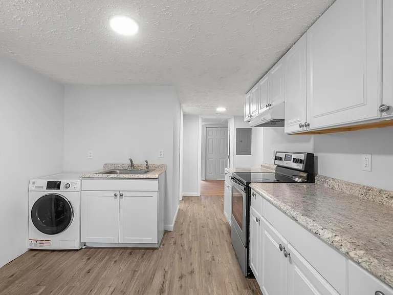 90 Everett St #2 — Photo 5